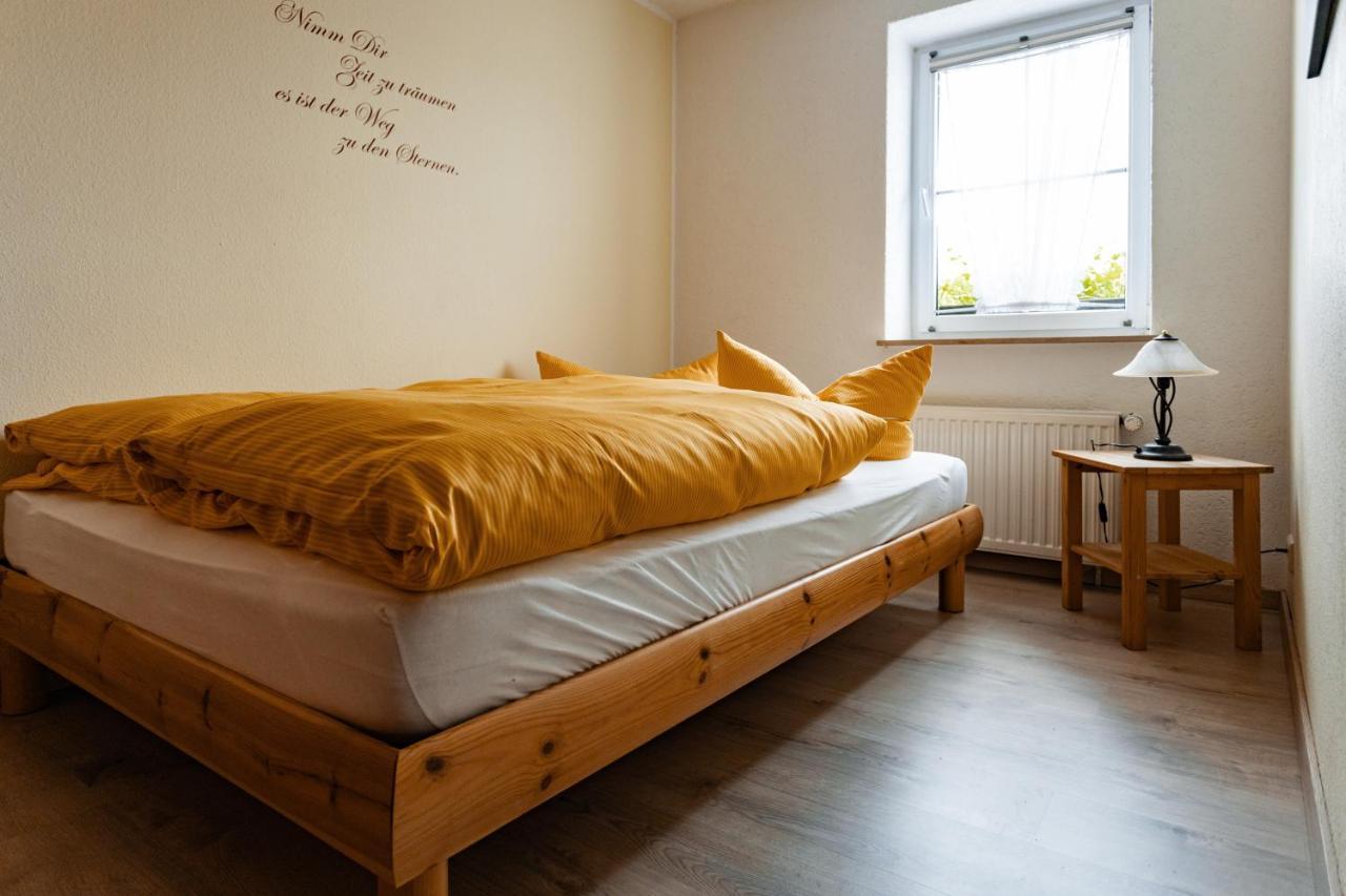 Weingut Schuh - Pension Zur Bosel コスヴィヒ エクステリア 写真