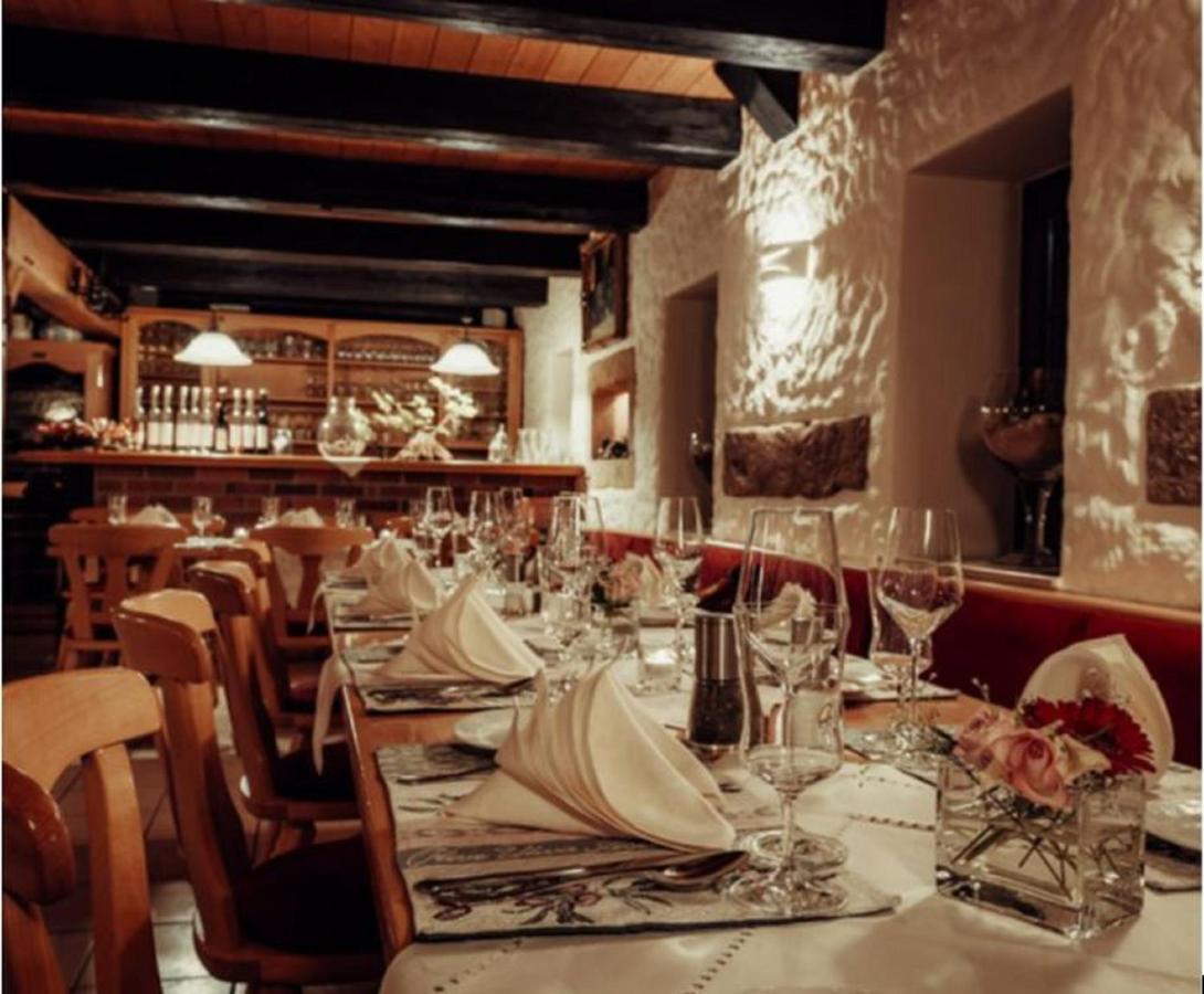 Weingut Schuh - Pension Zur Bosel コスヴィヒ エクステリア 写真
